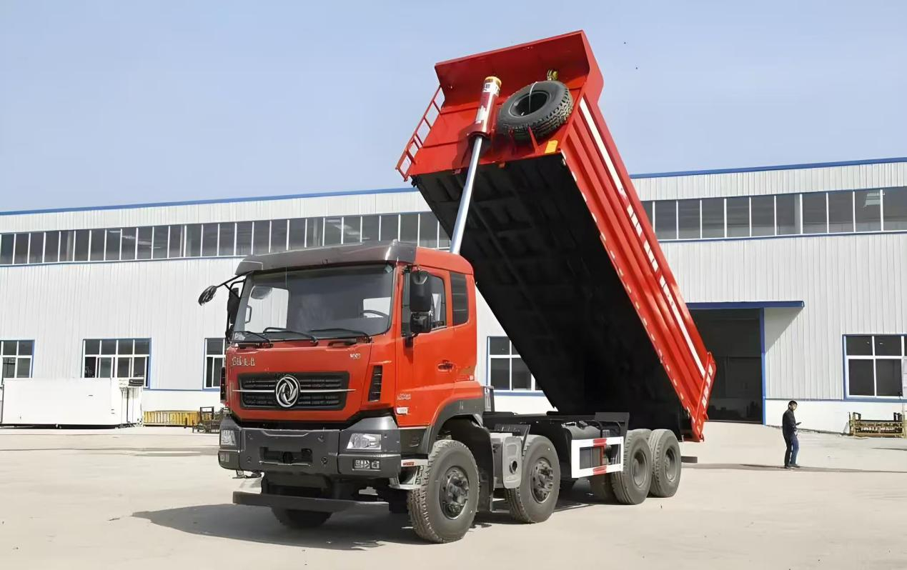 东风8x4自卸车L375 欧三 康明斯 右舵