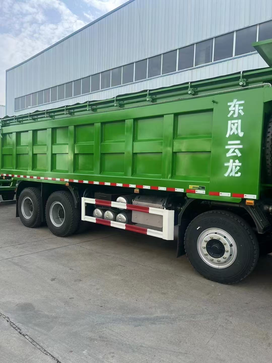 东风8x4自卸车国五