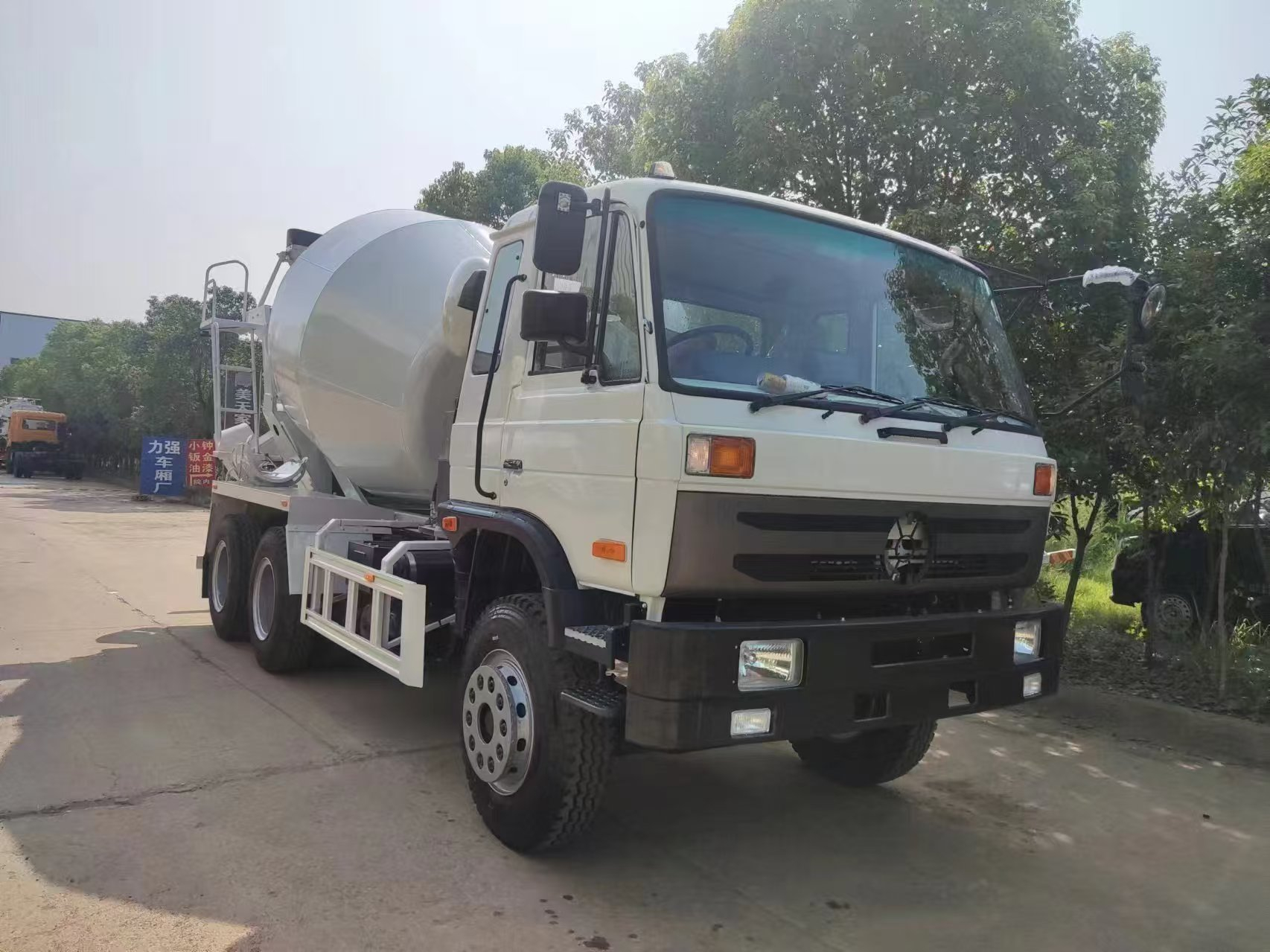 出口8立方搅拌车