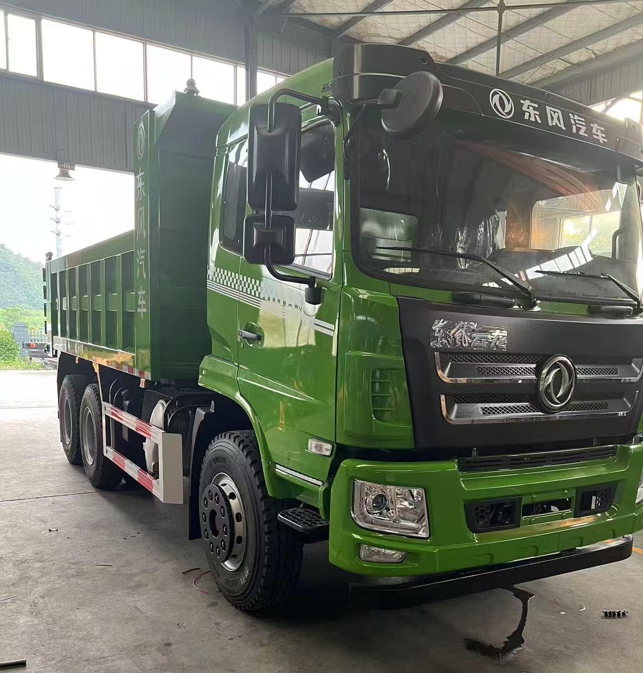 东风6x4后双桥自卸车