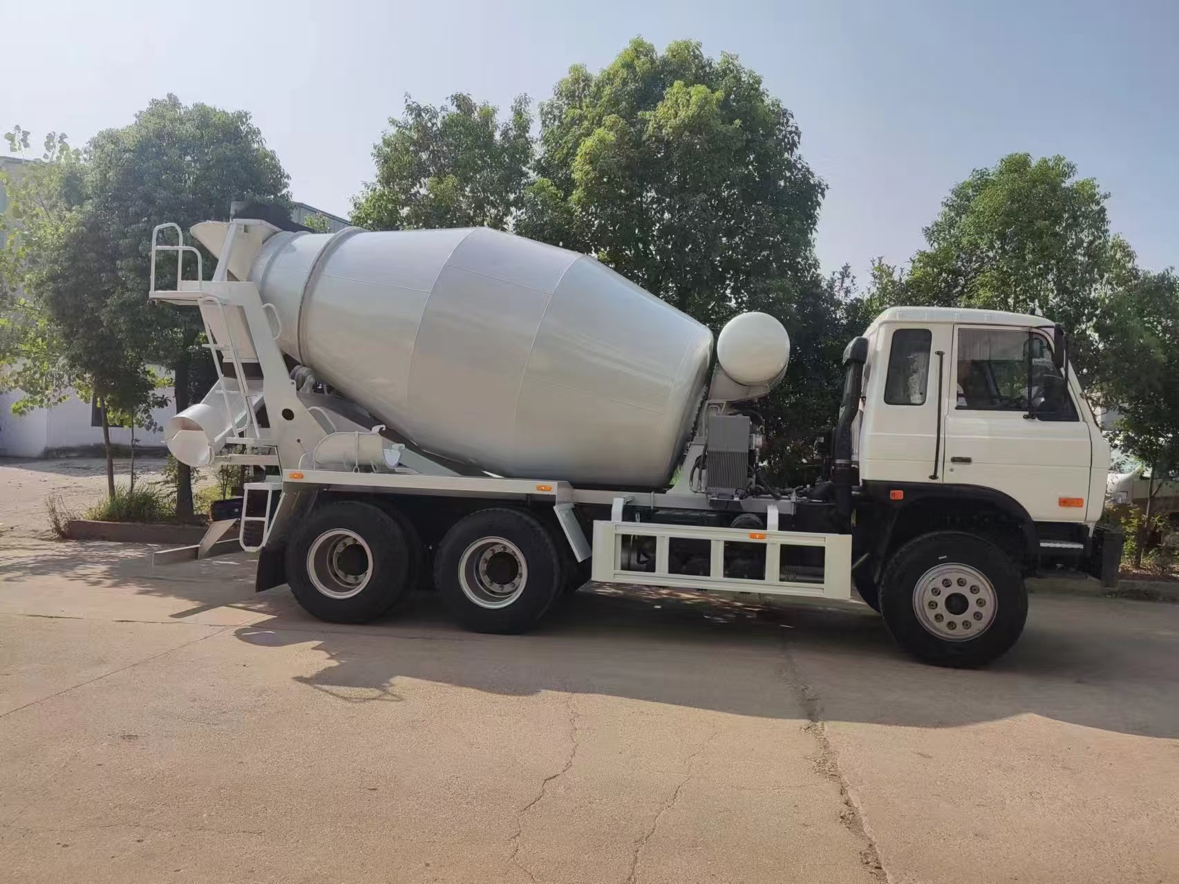 出口8立方搅拌车