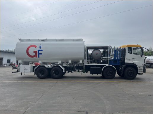 东风30方压力飞机加油车