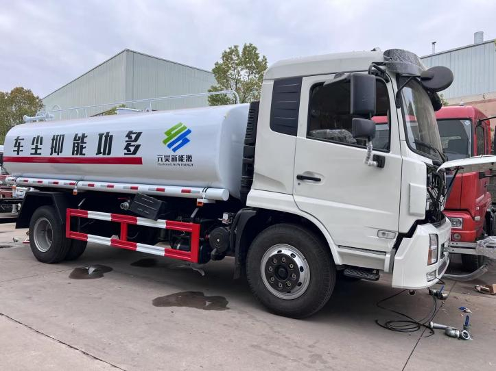 国五15方洒水车