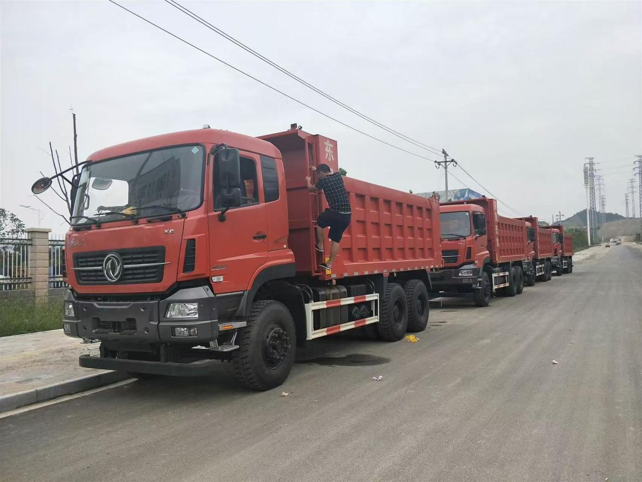 东风8x4自卸车L375 欧三 康明斯 右舵