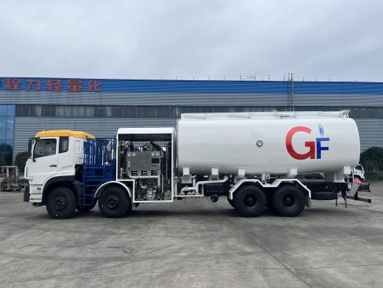 东风30方压力飞机加油车